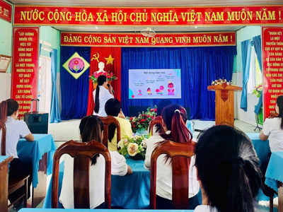 Chùm ảnh Tập huấn phòng chống bệnh tay chân miệng tại trường MN Đại Hòa – ảnh 1