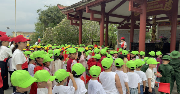 Chùm ảnh_ Tham quan di tích lịch sử "Đền tưởng niệm_Cây da lý" - Ảnh 12