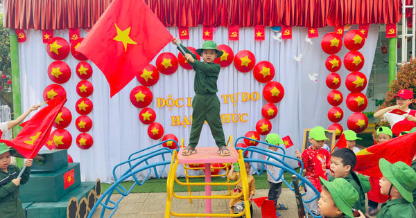 Chùm ảnh_ Tham quan di tích lịch sử "Đền tưởng niệm_Cây da lý"