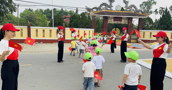 Chùm ảnh_ Tham quan di tích lịch sử "Đền tưởng niệm_Cây da lý" - Ảnh 10