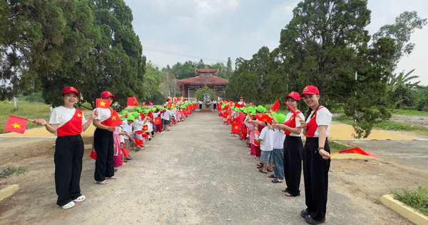 Chùm ảnh_ Tham quan di tích lịch sử "Đền tưởng niệm_Cây da lý" - Ảnh 11
