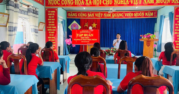 Chùm ảnh tập huấn vệ sinh an toàn thực phẩm tại trường MN Đại Hòa