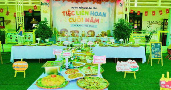 Chùm ảnh_ Tiệc liên hoan cuối năm
