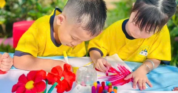 NHỠ 2 THAM GIA HOẠT ĐỘNG TRẢI NGHIỆM: LÀM CỜ TỔ QUỐC CHÀO MỪNG NGÀY ĐẠI LỄ 30/4