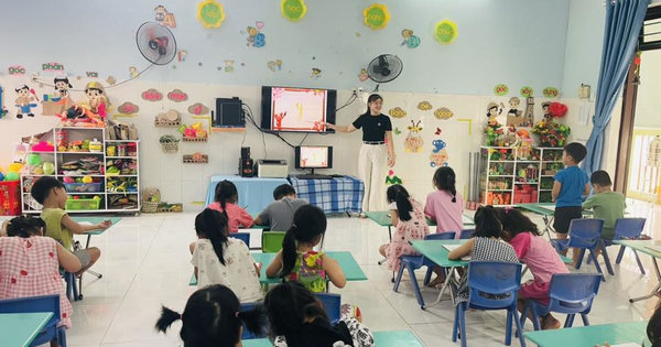 Ảnh bài viết: BÉ TẬP TÔ NÉT CHỮ- SẴN SÀNG VÀO LỚP 1