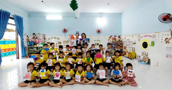Ảnh bài viết: LỚP LỚN 3- TẤM THIỆP YÊU THƯƠNG DÀNH TẶNG MẸ