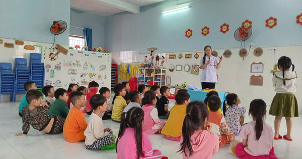 Ảnh bài viết: LỚP LỚN 3- GIỜ HOẠT ĐỘNG GÓC "BÉ TẬP LÀM BÁC SĨ"