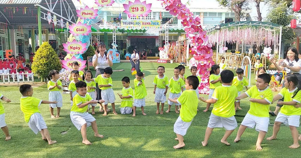 Ảnh bài viết: Hoạt động ngoài trời: Bé vui giao lưu kéo co – Gắn kết và phát triển kỹ năng tập thể của khối Nhỡ