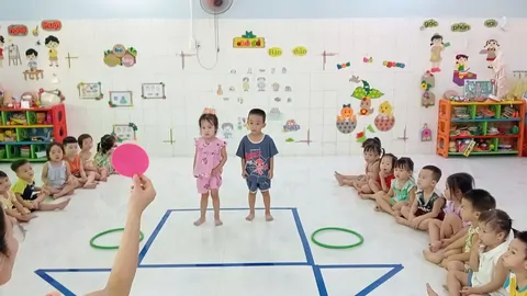 LỚP BÉ 2_ TRÒ CHƠI AI NHANH AI ĐÚNG