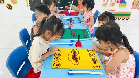 LỚP LỚN 1-TRÒ CHƠI HỌC TẬP- BÉ VỚI SỐ LƯỢNG HẠT ĐẬU