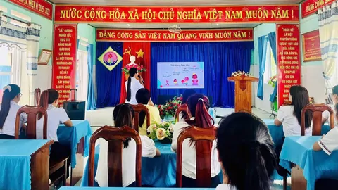 Tập huấn phòng bệnh tay chân miệng tại trường mầm non Đại Hòa