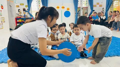 SINH HOẠT CHUYÊN MÔN HỖ TRỢ NHÓM TRẺ TƯ THỤC – CHIA SẺ KINH NGHIỆM TỔ CHỨC HOẠT ĐỘNG GIÁO DỤC NHÀ TRẺ