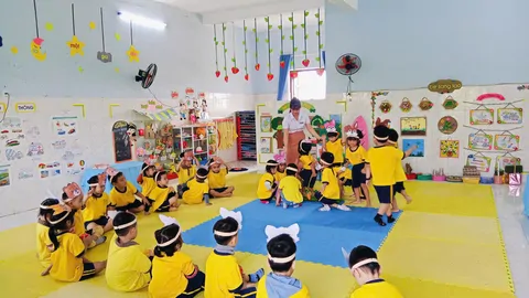Tiết học làm quen với tác phẩm văn học của bé lớp Nhỡ 1