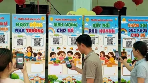 ĐẨY MẠNH CHUYỂN ĐỔI SỐ, KẾT NỐI THÔNG TIN ĐẾN PHỤ HUYNH QUA MÃ QR
